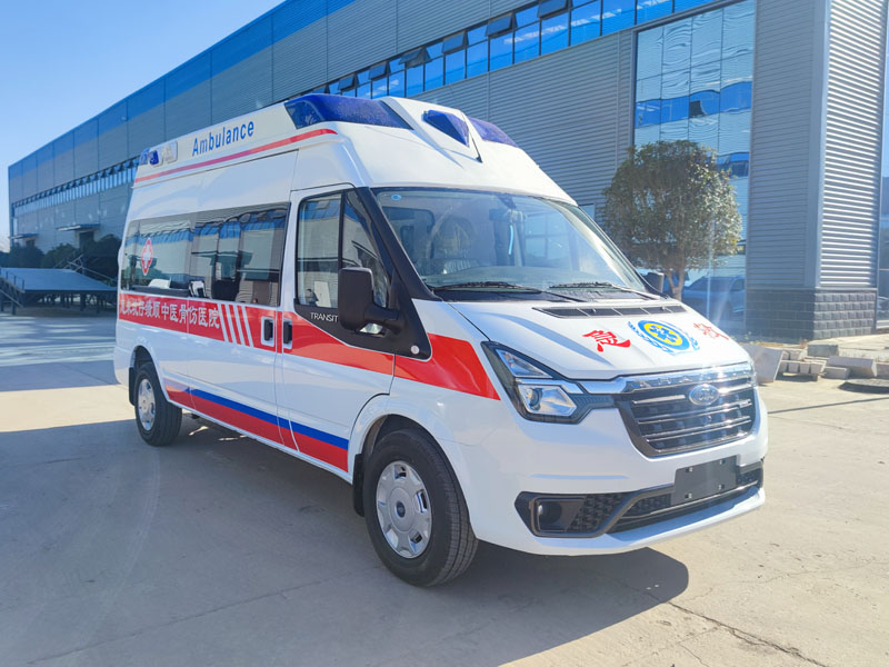 福特V348長(zhǎng)軸高頂救護(hù)車(chē)